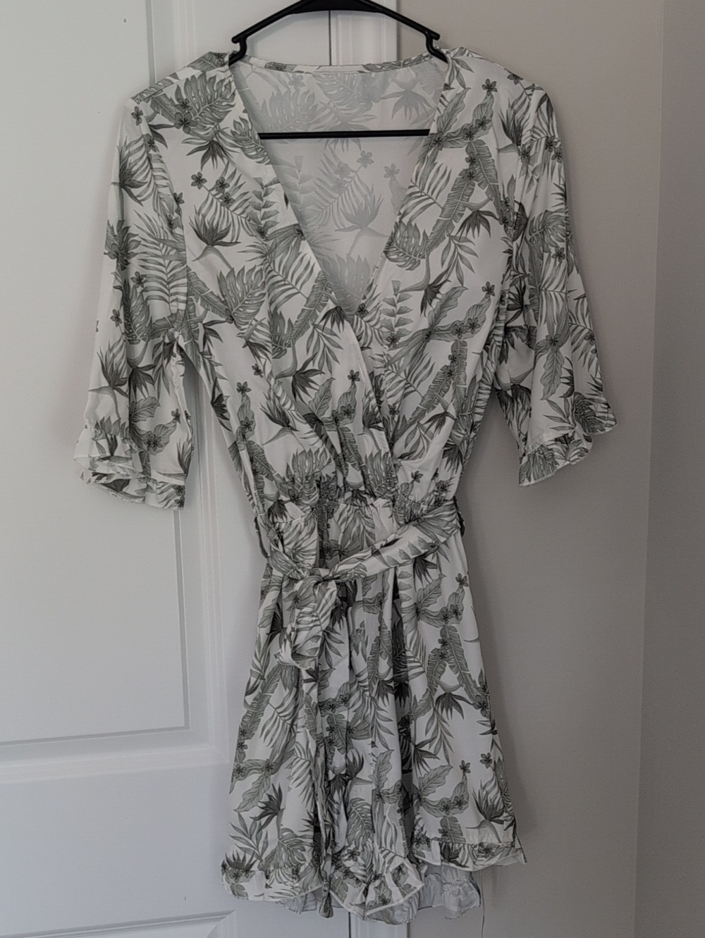 Cupshe White Romper with Green Tropical Leaf Print, NWT, size Small